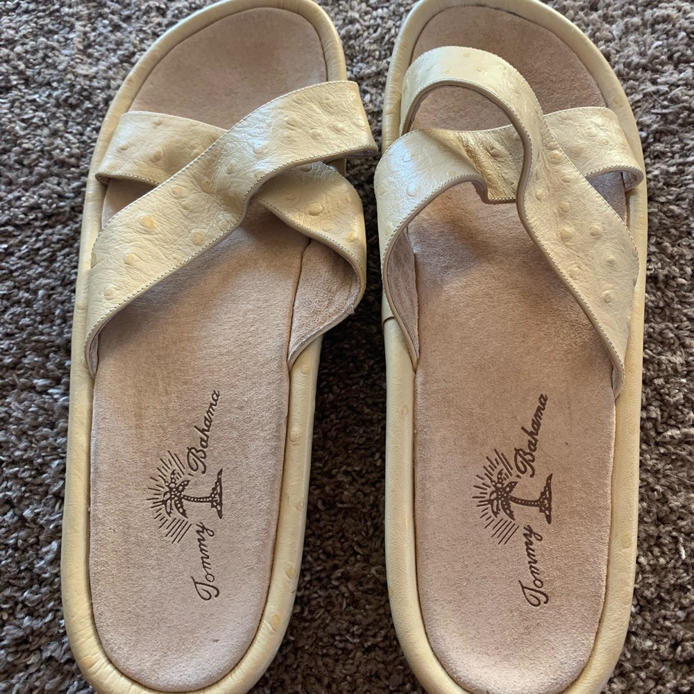 Tommy Bahama sandals size 11